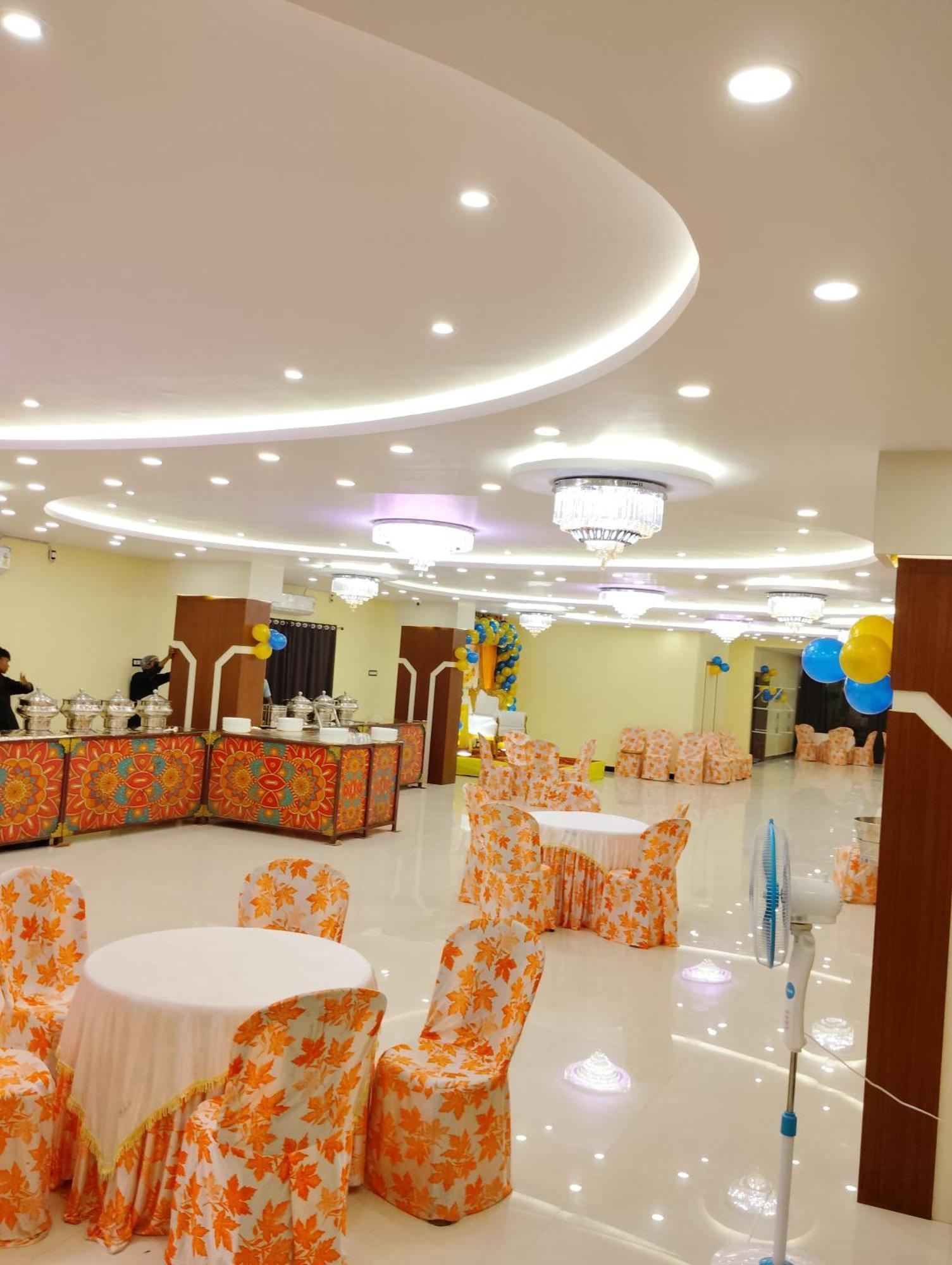 New Sun International & Banquet Hall Джамшедпур Екстериор снимка