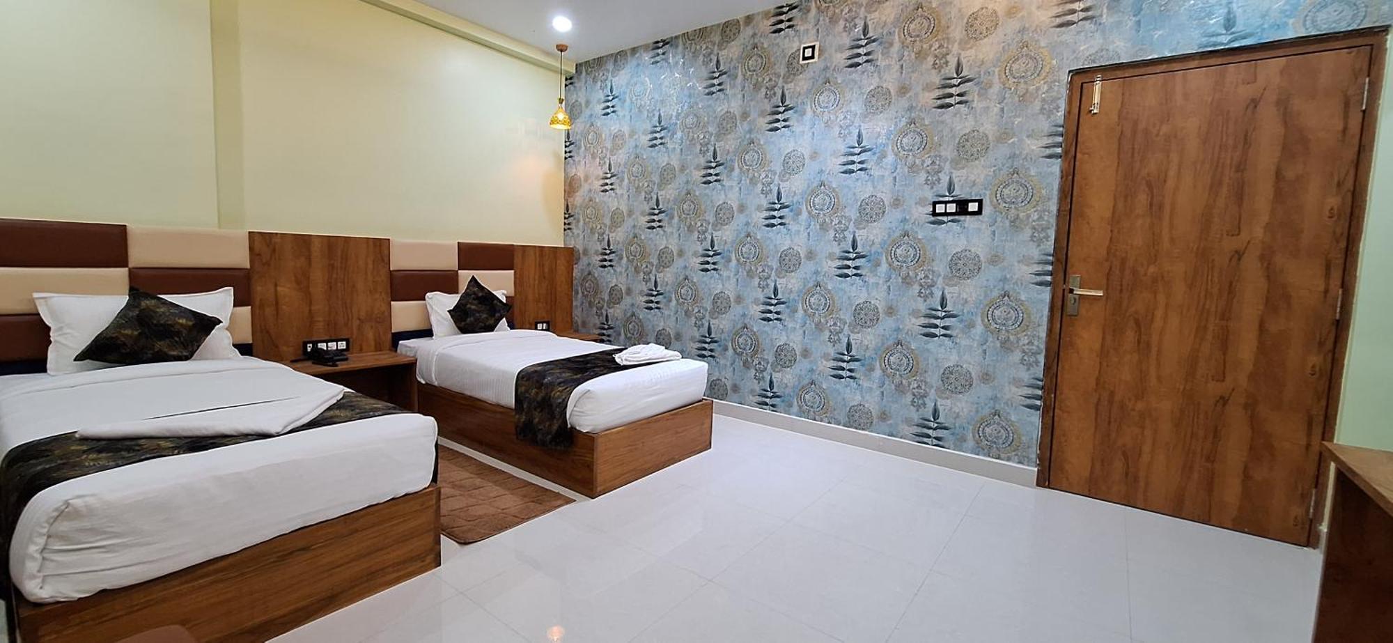 New Sun International & Banquet Hall Джамшедпур Екстериор снимка