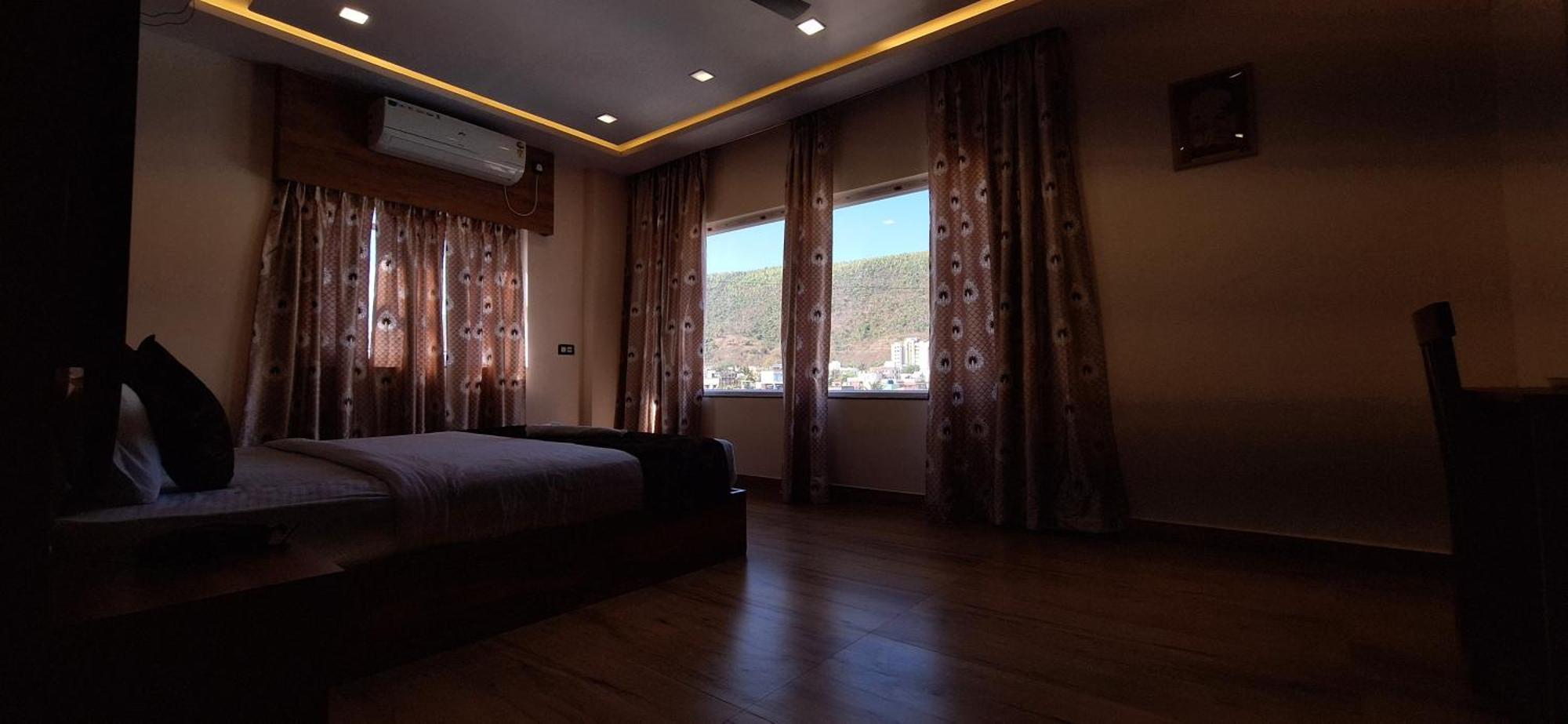 New Sun International & Banquet Hall Джамшедпур Екстериор снимка