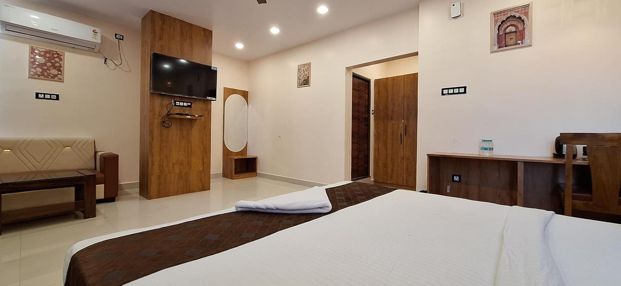 New Sun International & Banquet Hall Джамшедпур Екстериор снимка