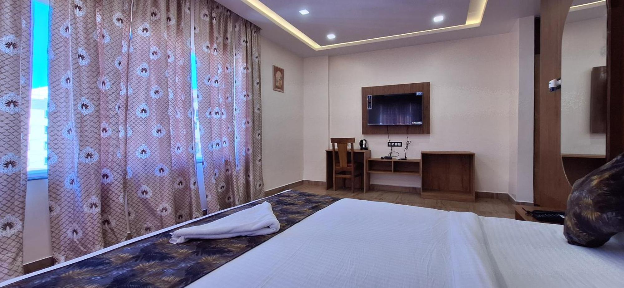 New Sun International & Banquet Hall Джамшедпур Екстериор снимка
